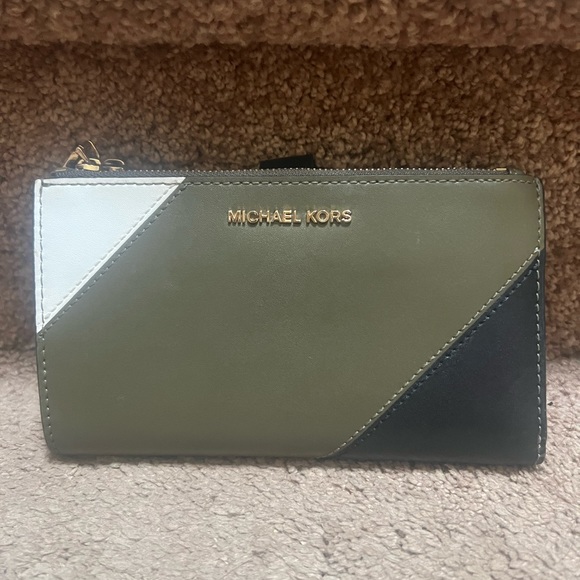Michael Kors Handbags - Michael Kors Wristlet/Wallet Colorblock  Like new condition